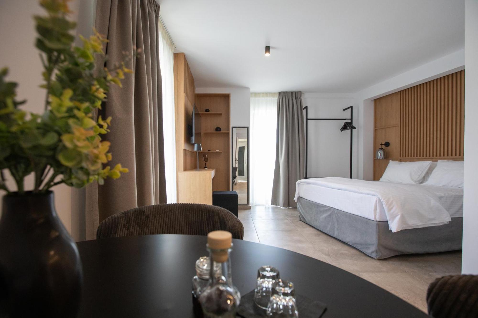 Griffin Suites Heraklion  Exterior photo