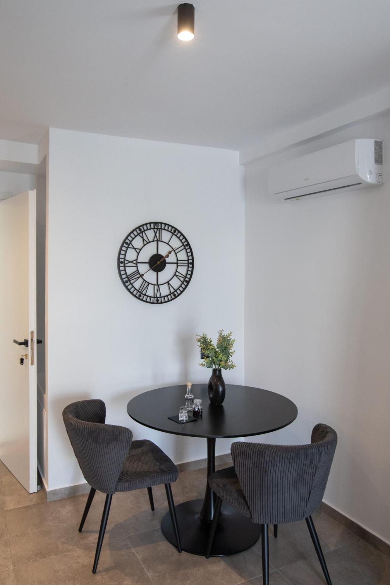 Griffin Suites Heraklion  Exterior photo